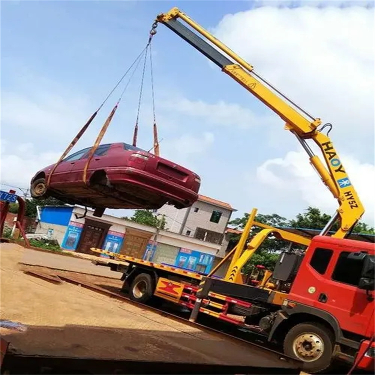 张家口下花园吊车吊汽车的正确方法